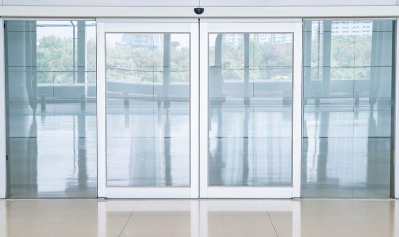 Vantagens do Box de Banheiro de Canto: Como Economizar Espaço e Aumentar a Funcionalidade